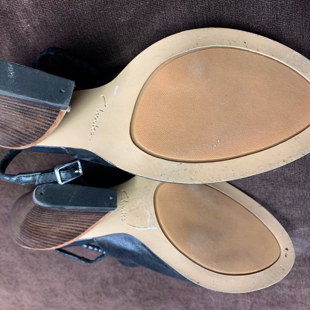 Clarks - Picture 3 of 4